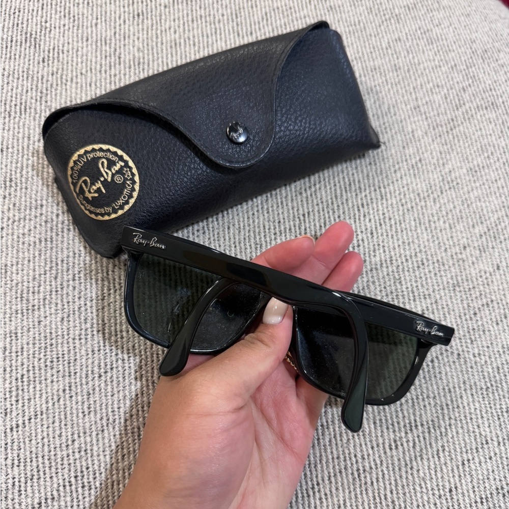 Black Ray-Ban Sunglasses